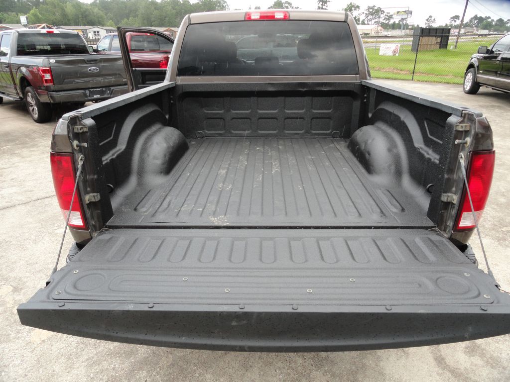Photo 13 of this RAM 1500 CLASSIC