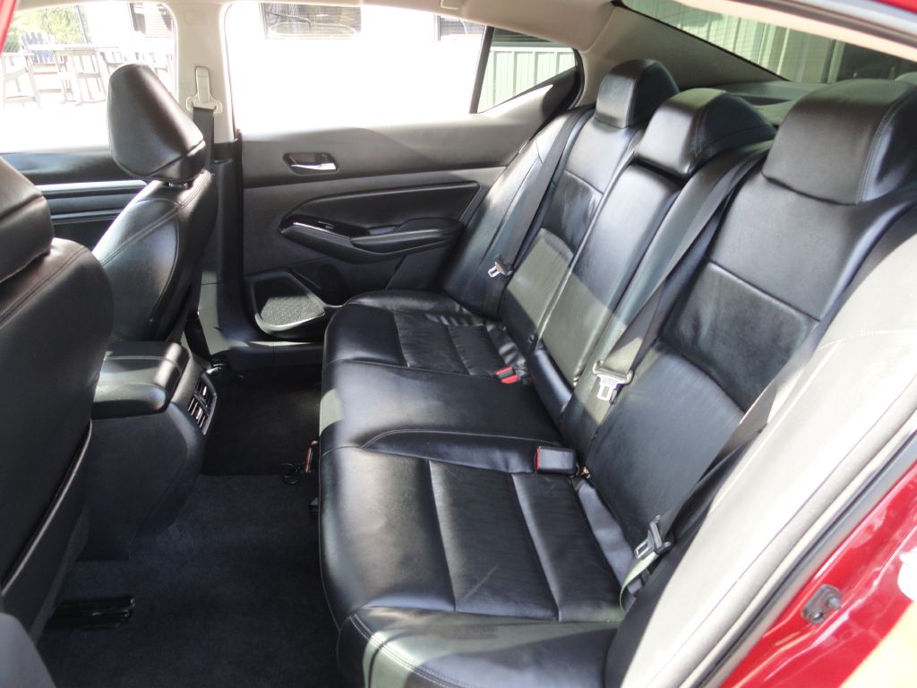 Photo 9 of this NISSAN ALTIMA