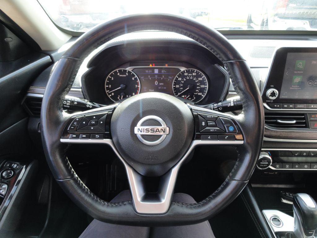 Photo 15 of this NISSAN ALTIMA