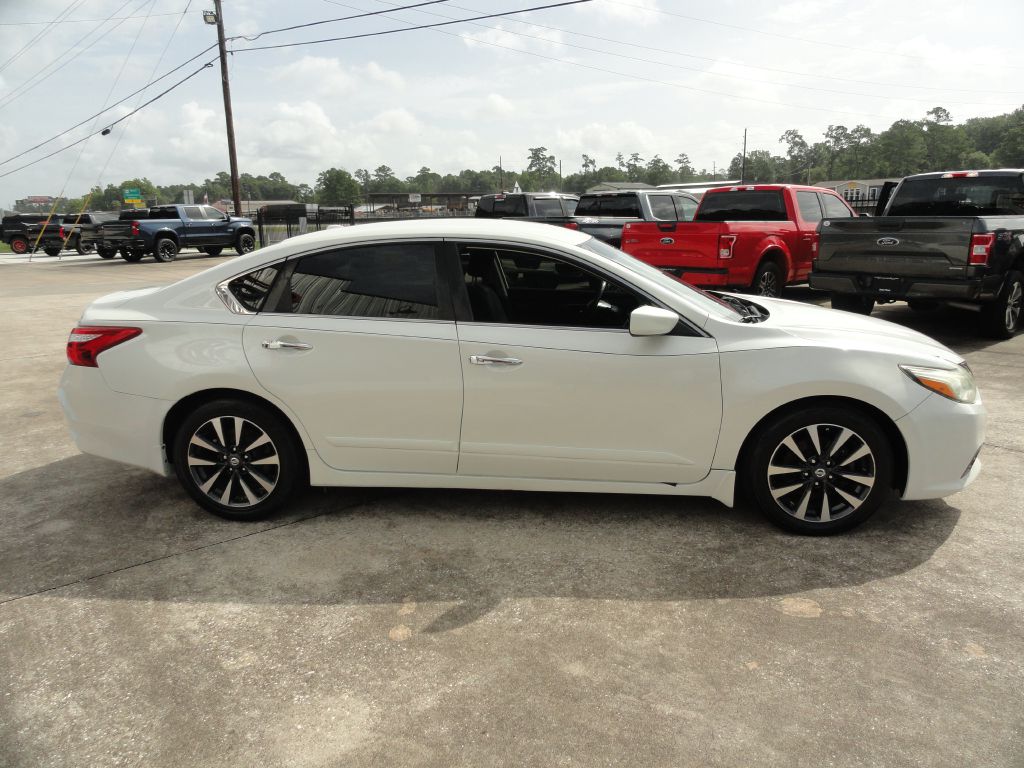 Photo 5 of this NISSAN ALTIMA