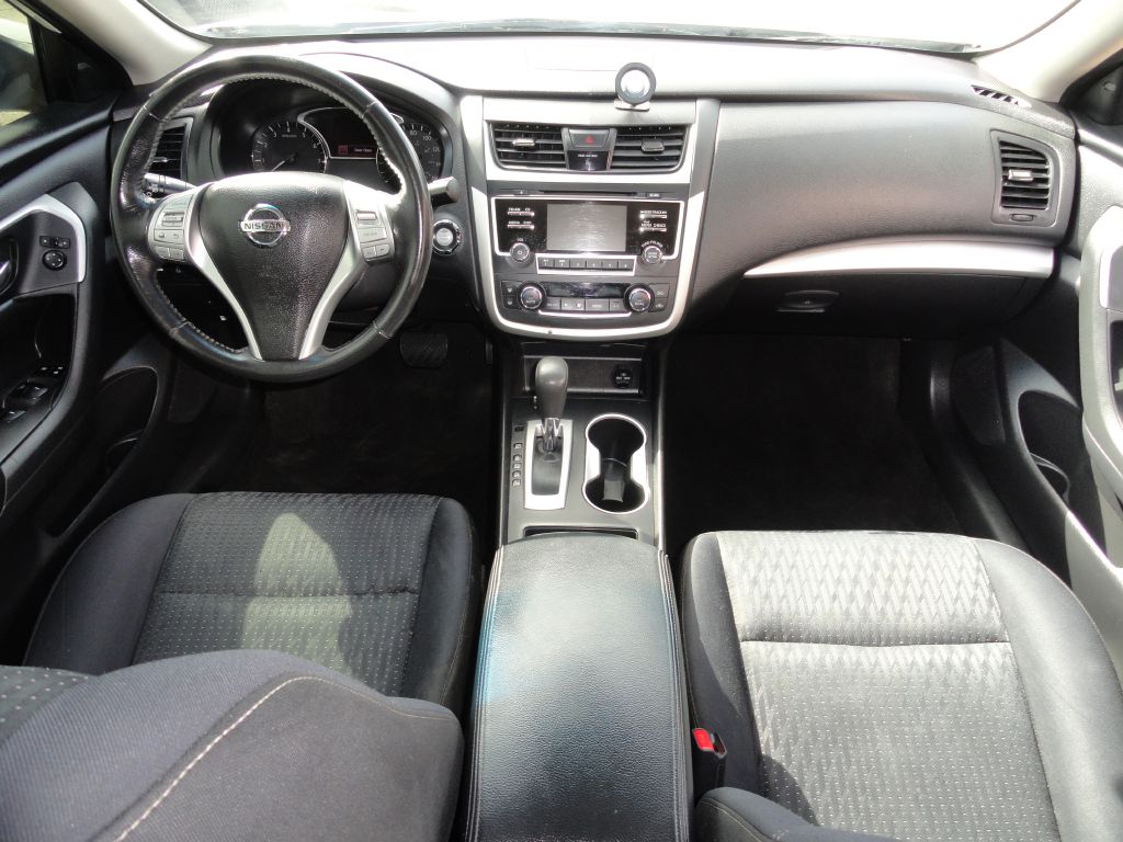 Photo 6 of this NISSAN ALTIMA