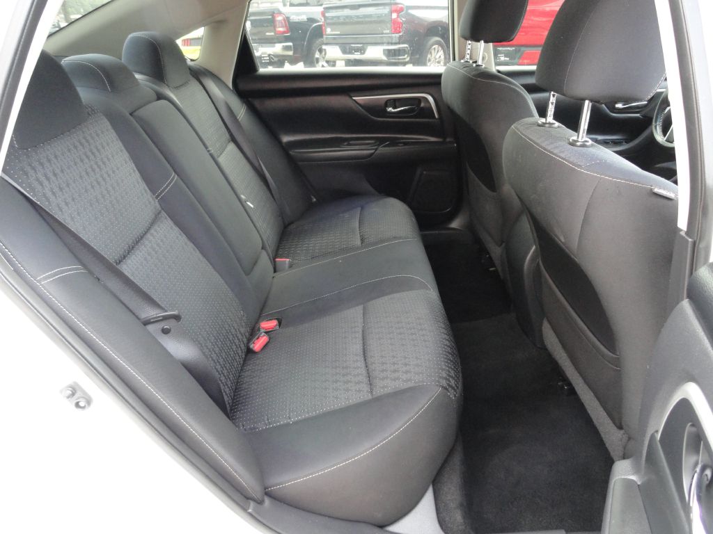 Photo 7 of this NISSAN ALTIMA