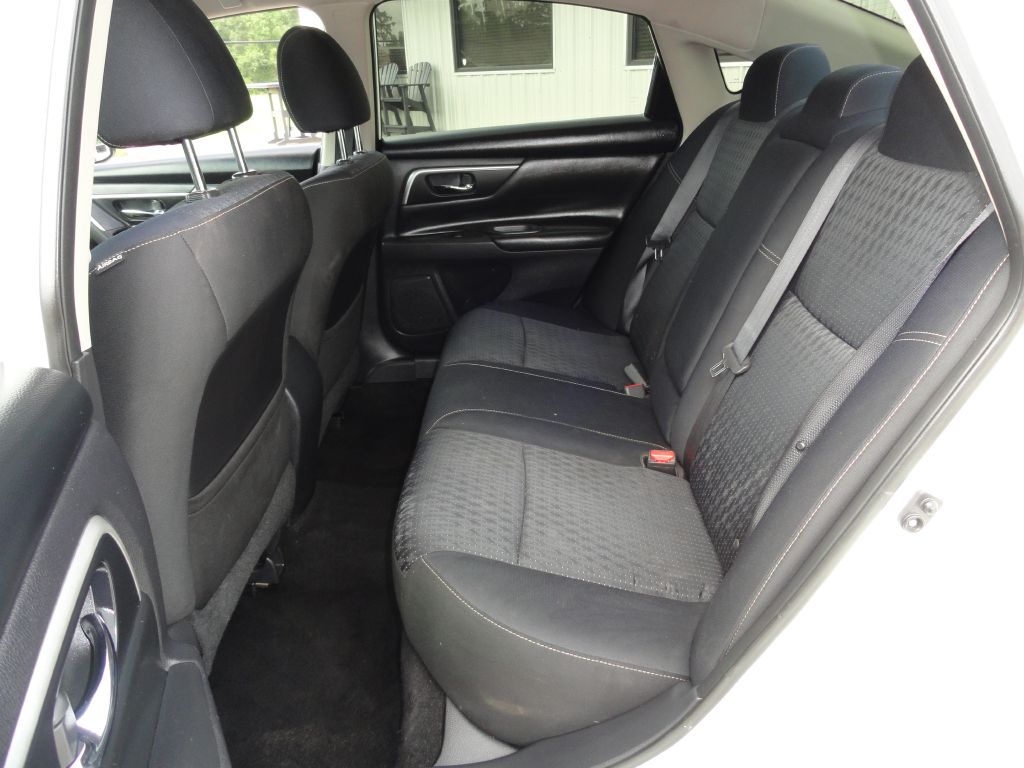 Photo 9 of this NISSAN ALTIMA