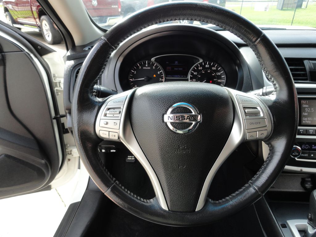 Photo 15 of this NISSAN ALTIMA