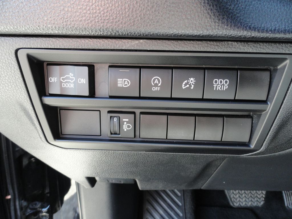 Photo 25 of this TOYOTA TUNDRA