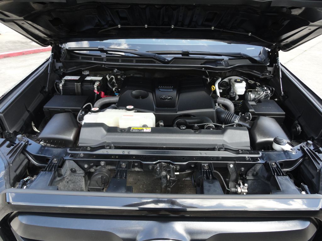 Photo 30 of this TOYOTA TUNDRA