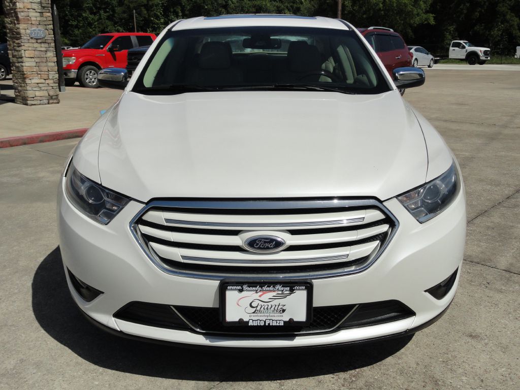 Photo 2 of this FORD TAURUS