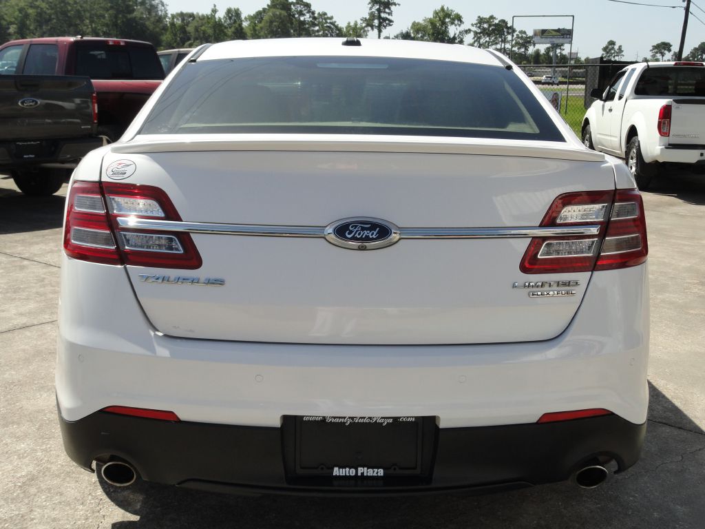 Photo 4 of this FORD TAURUS
