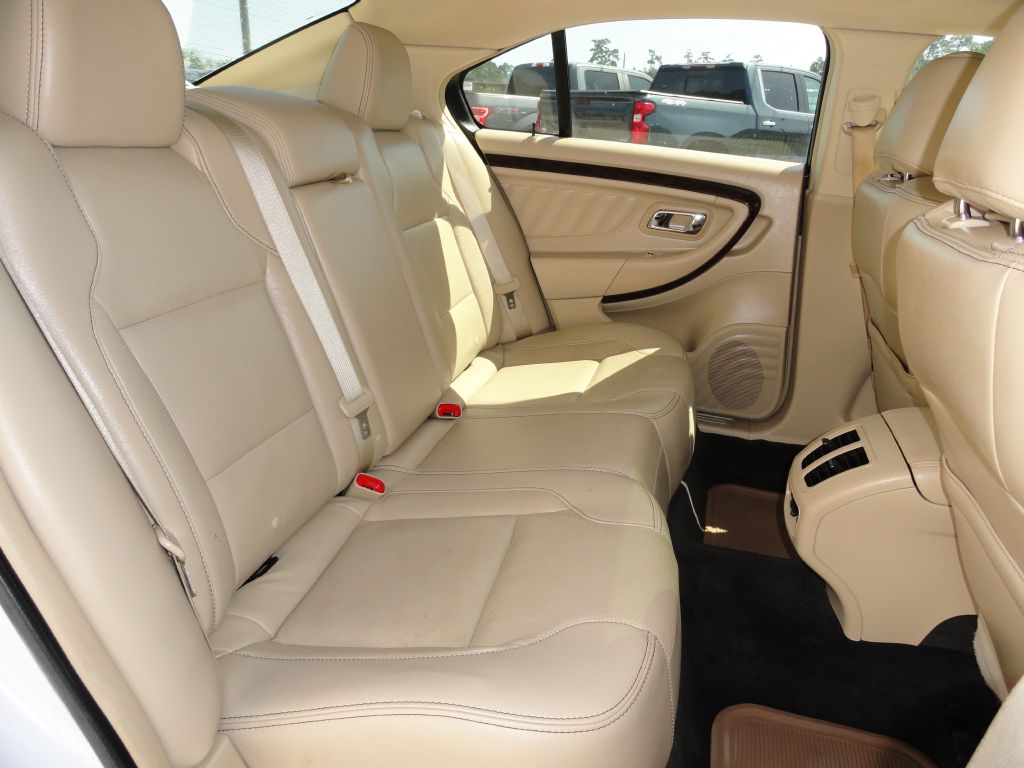 Photo 7 of this FORD TAURUS