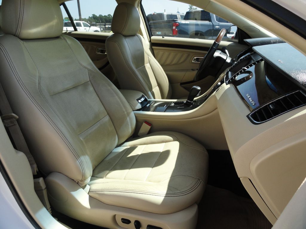 Photo 9 of this FORD TAURUS