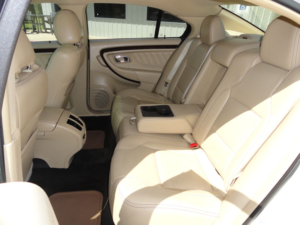 Photo 10 of this FORD TAURUS