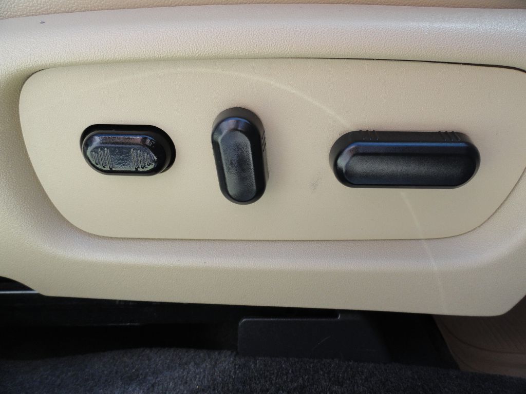 Photo 21 of this FORD TAURUS