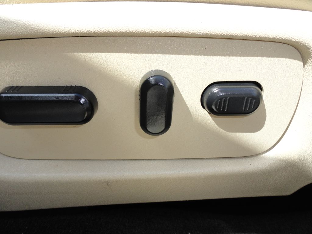Photo 22 of this FORD TAURUS