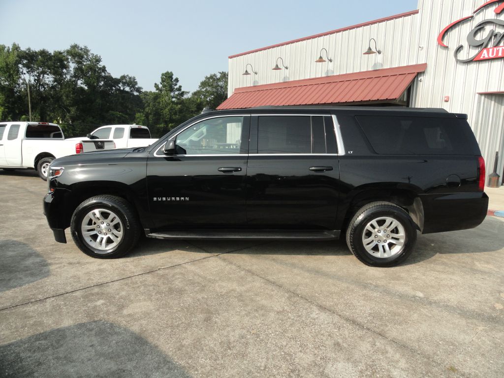 Photo 3 of this CHEVROLET SUBURBAN