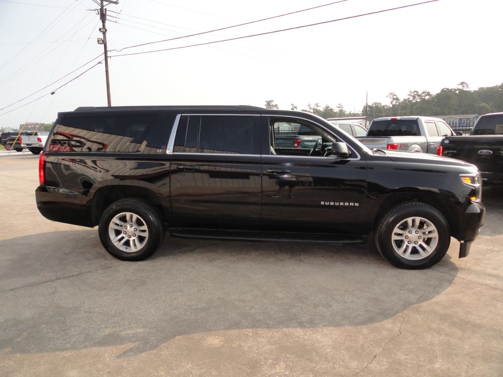 Photo 5 of this CHEVROLET SUBURBAN