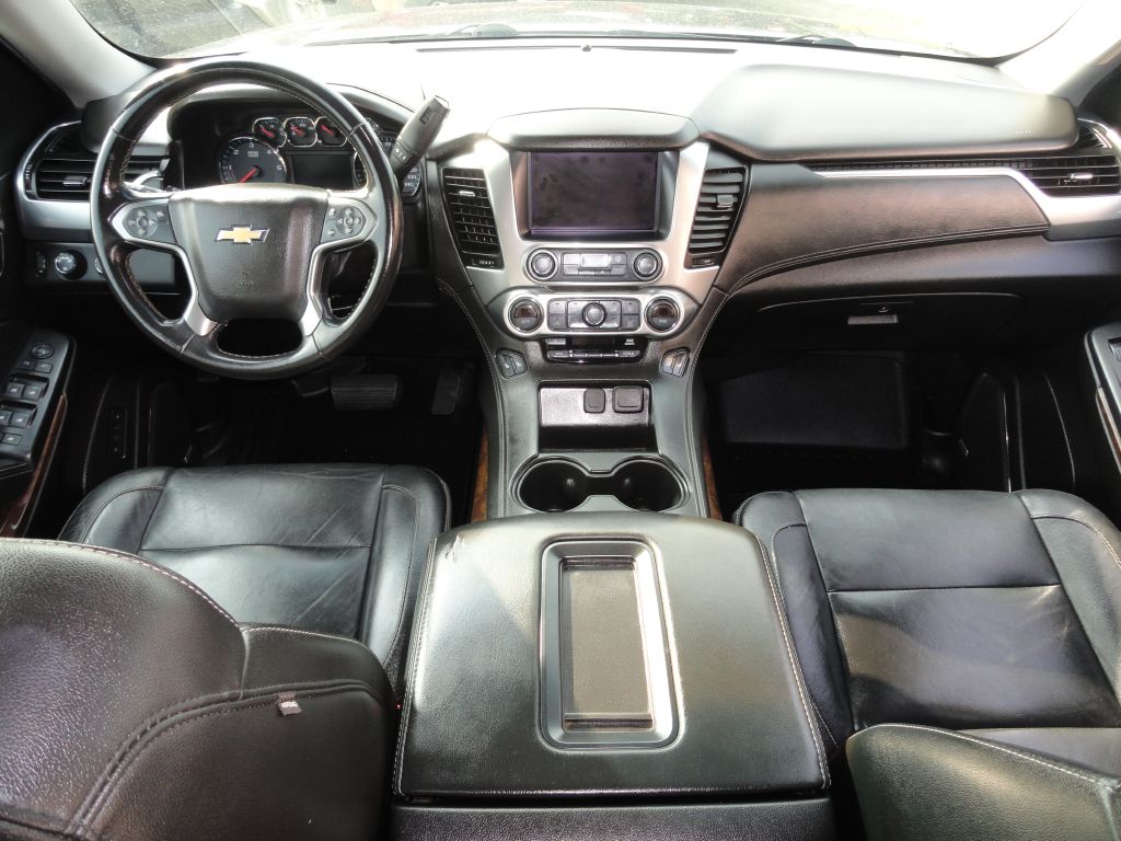 Photo 6 of this CHEVROLET SUBURBAN