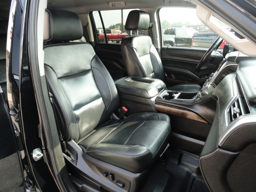 Photo 8 of this CHEVROLET SUBURBAN