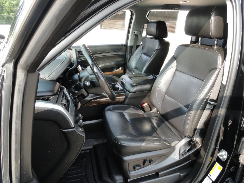 Photo 9 of this CHEVROLET SUBURBAN