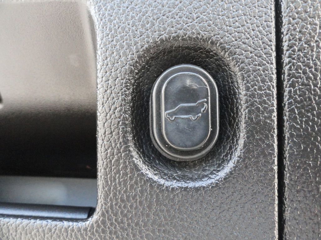 Photo 33 of this CHEVROLET SUBURBAN
