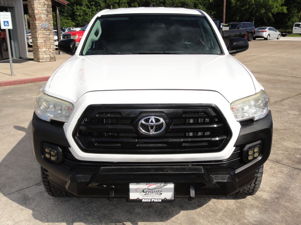 Photo 2 of this TOYOTA TACOMA