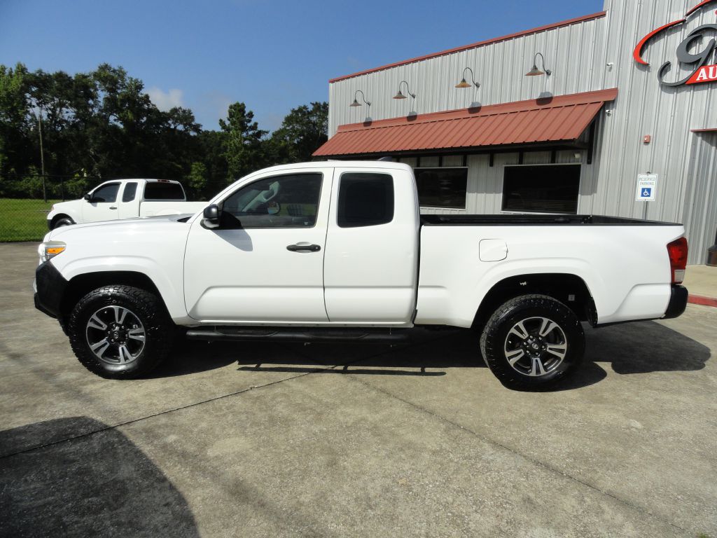 Photo 3 of this TOYOTA TACOMA