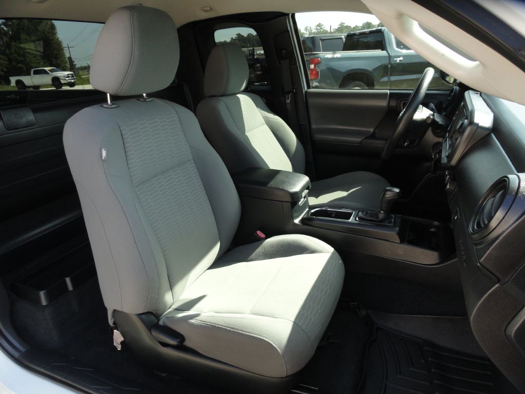Photo 7 of this TOYOTA TACOMA