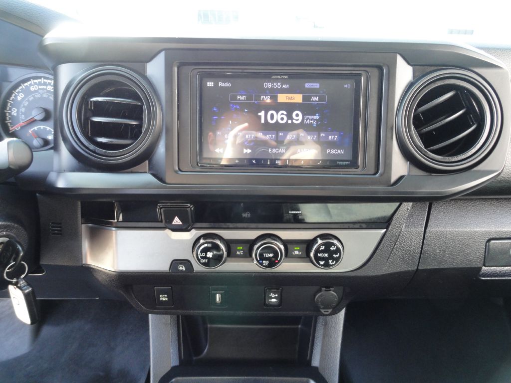 Photo 14 of this TOYOTA TACOMA