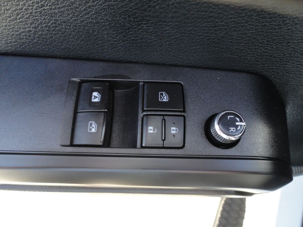 Photo 21 of this TOYOTA TACOMA
