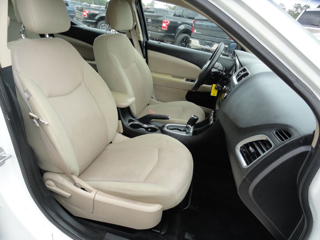 Photo 7 of this DODGE AVENGER