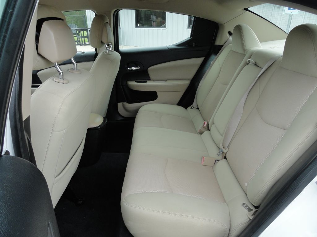 Photo 8 of this DODGE AVENGER