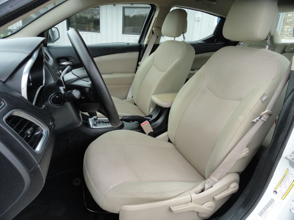 Photo 9 of this DODGE AVENGER