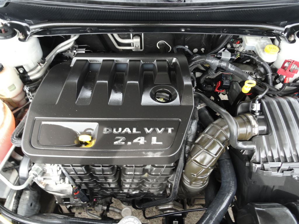 Photo 18 of this DODGE AVENGER