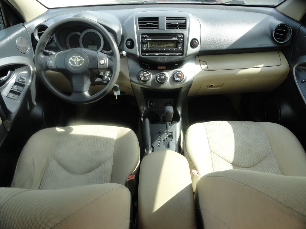 Photo 6 of this TOYOTA RAV4