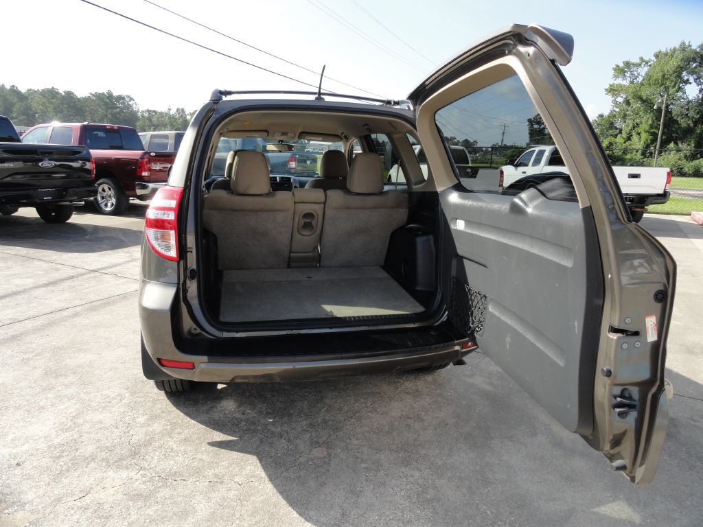 Photo 11 of this TOYOTA RAV4