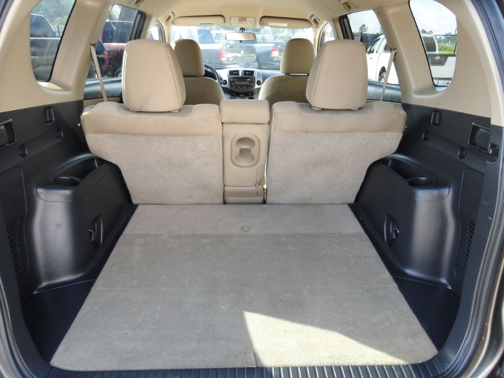 Photo 12 of this TOYOTA RAV4
