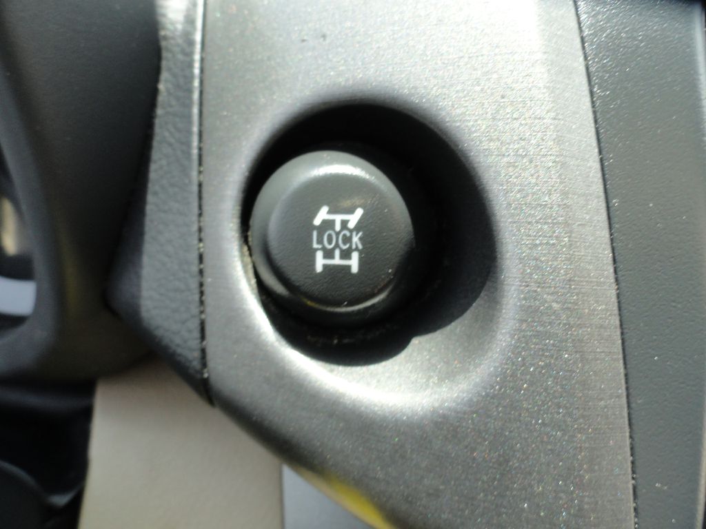 Photo 19 of this TOYOTA RAV4