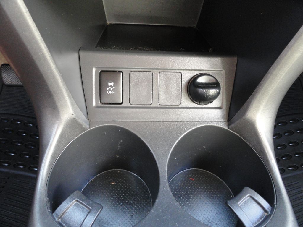 Photo 25 of this TOYOTA RAV4