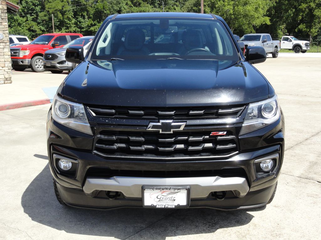 Photo 2 of this CHEVROLET COLORADO
