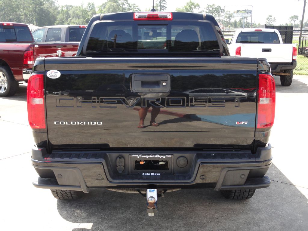 Photo 4 of this CHEVROLET COLORADO