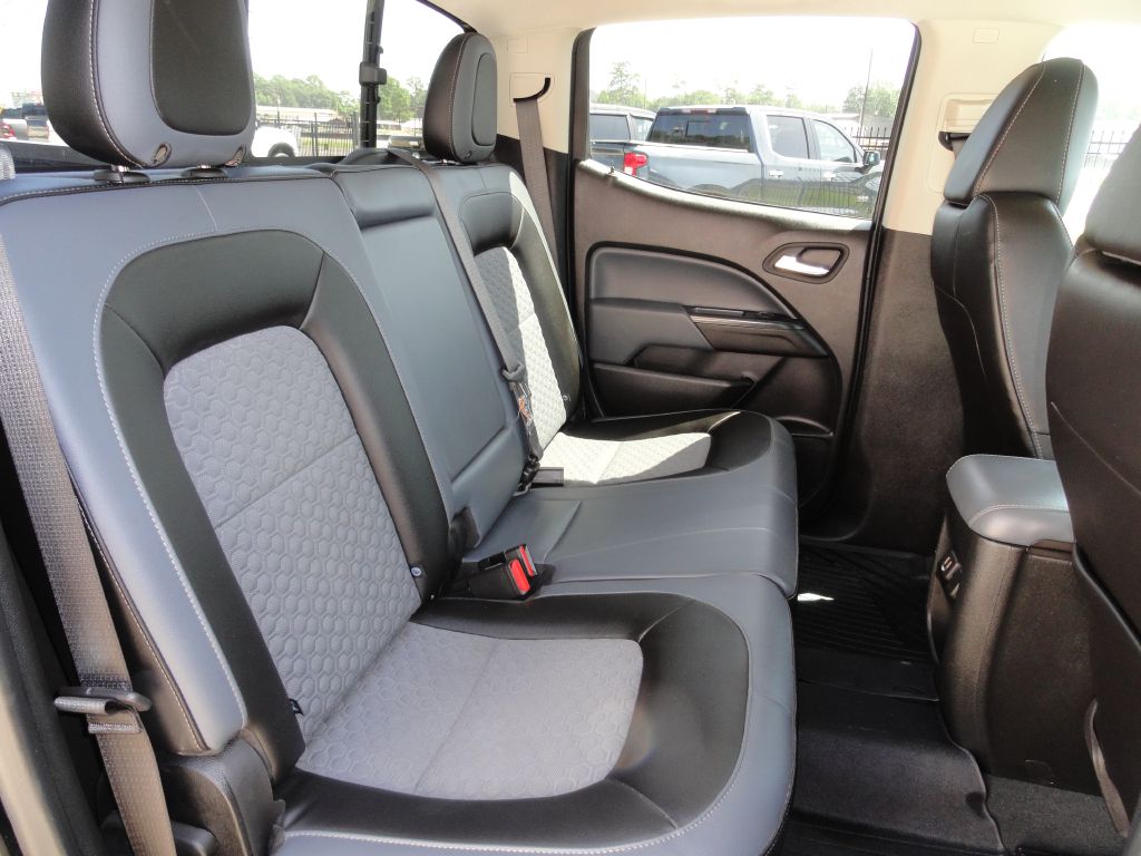 Photo 7 of this CHEVROLET COLORADO