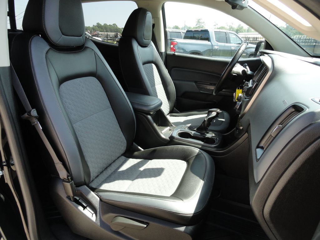 Photo 9 of this CHEVROLET COLORADO