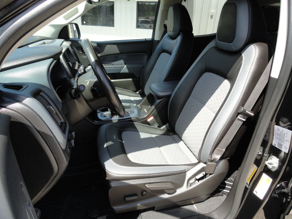 Photo 11 of this CHEVROLET COLORADO