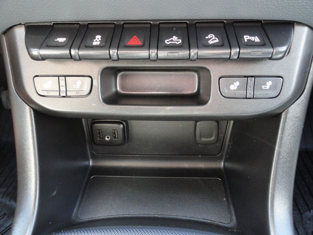 Photo 22 of this CHEVROLET COLORADO