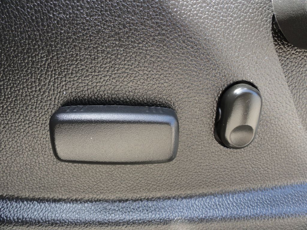Photo 25 of this CHEVROLET COLORADO