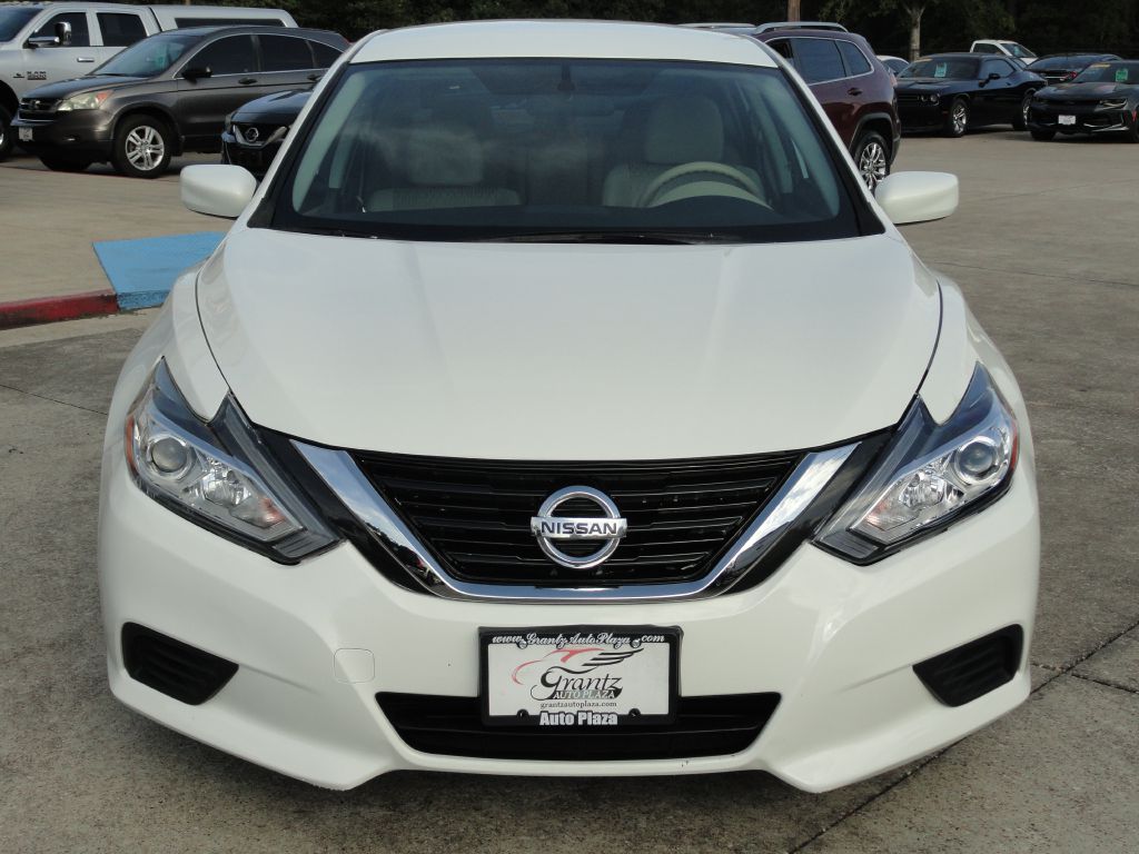 Photo 2 of this NISSAN ALTIMA