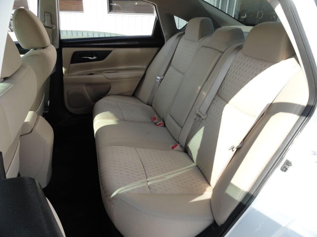 Photo 9 of this NISSAN ALTIMA
