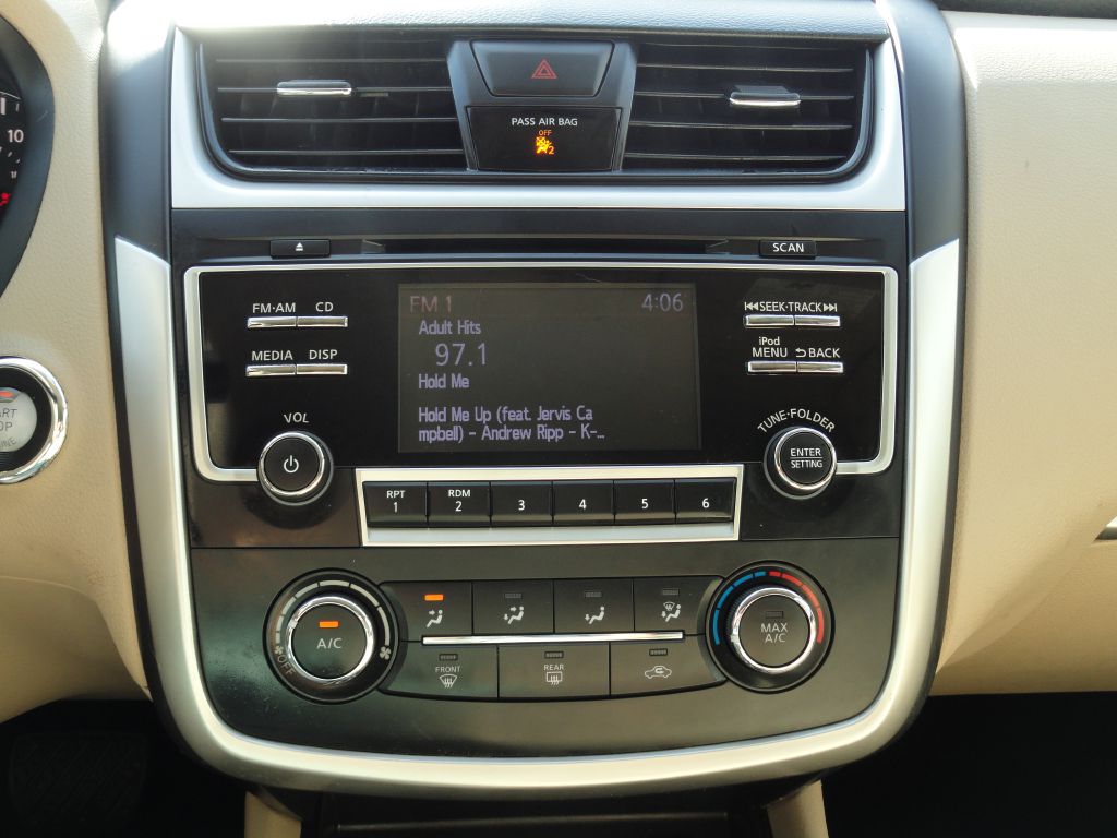 Photo 14 of this NISSAN ALTIMA