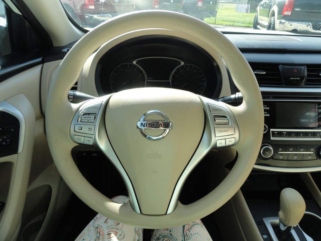 Photo 16 of this NISSAN ALTIMA