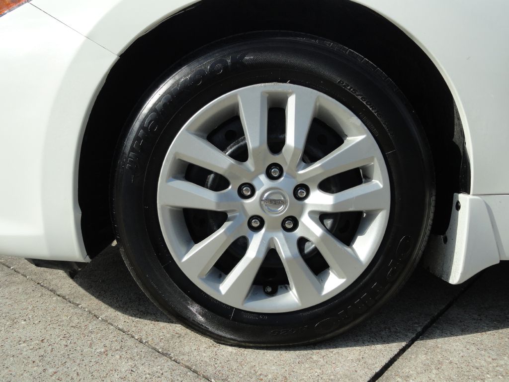 Photo 22 of this NISSAN ALTIMA