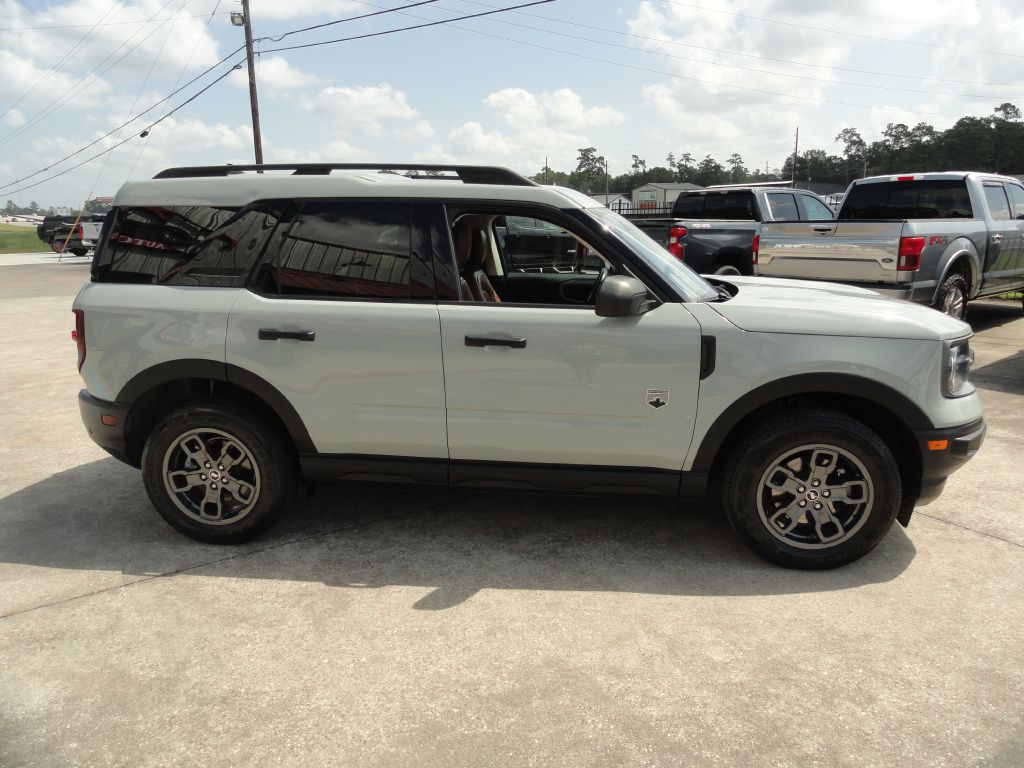 Photo 5 of this FORD BRONCO SPORT